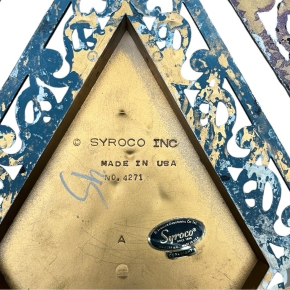 Vintage MCM Syroco Key & Violin Wall Plaques - Set of 3 (13”x8”) - Picture 3 of 9